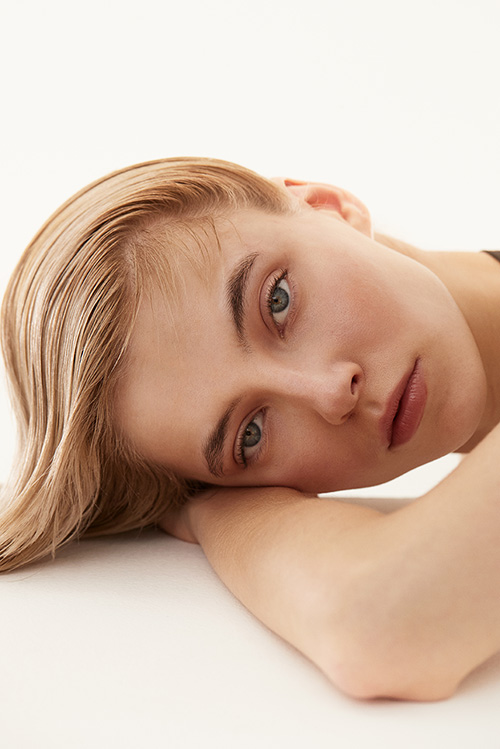 Origins Collection - Modelo Rubia