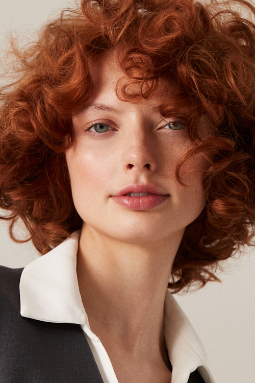 02 Origins Collection - Modelo Cabello Rojo